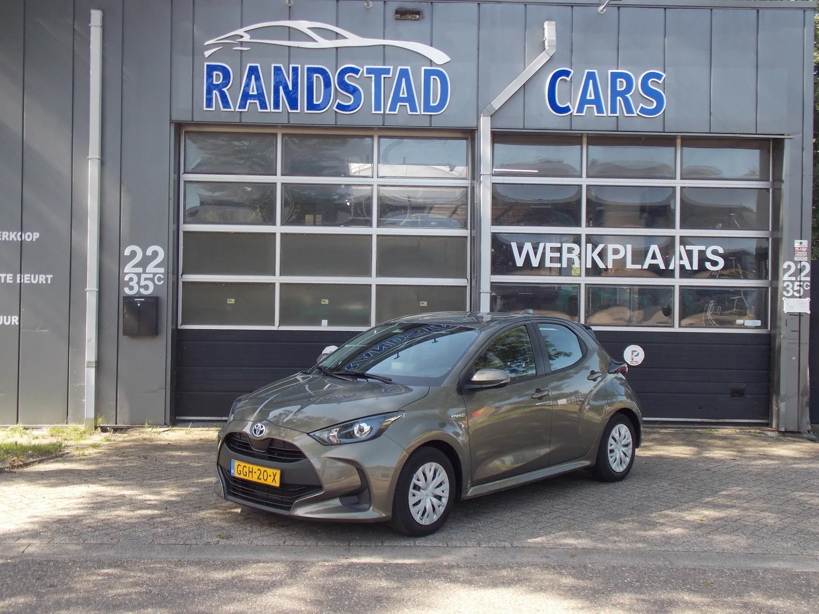 Toyota Yaris (2021) — foto 1