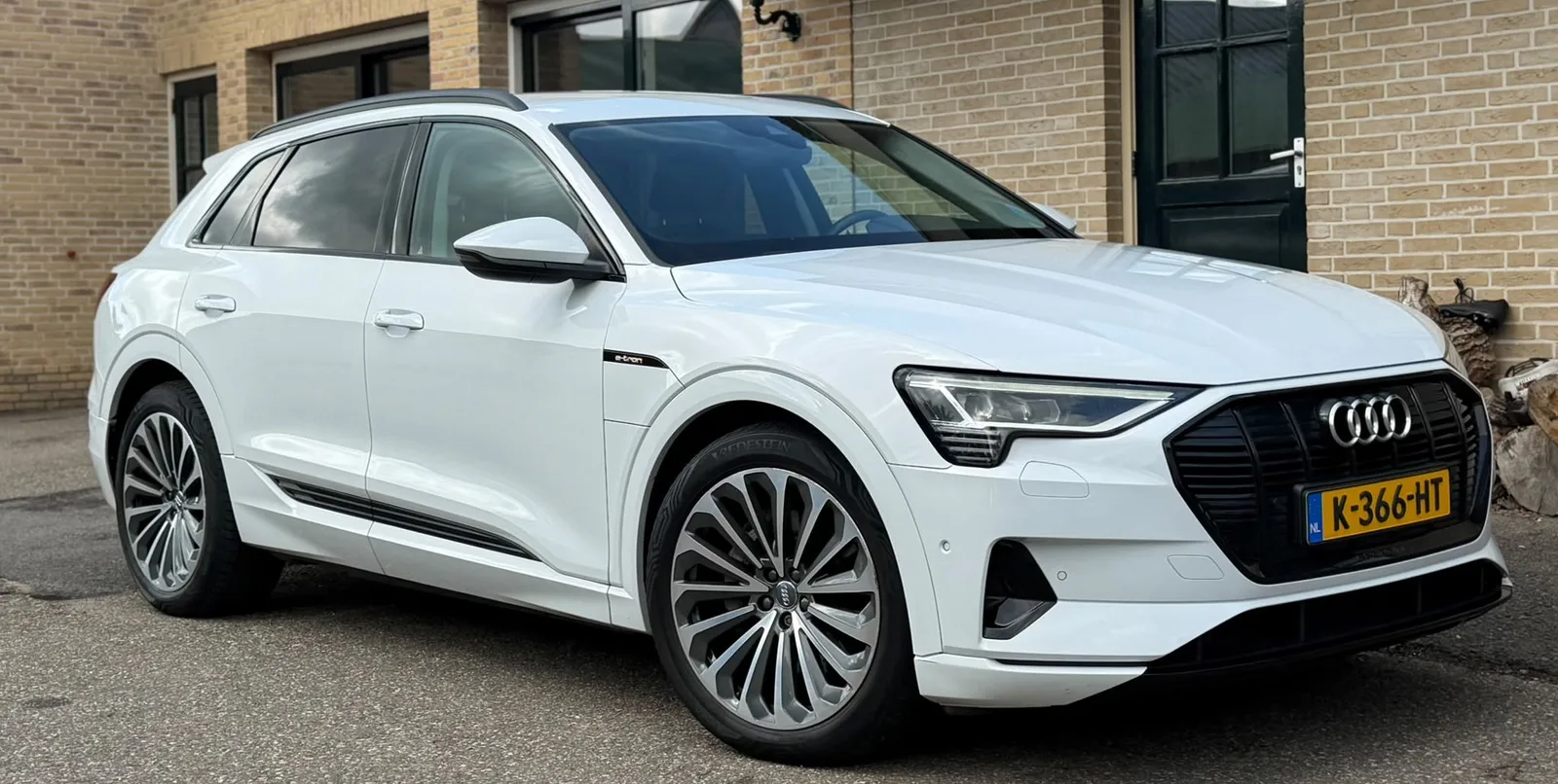 Audi e-tron (2020) — foto 1