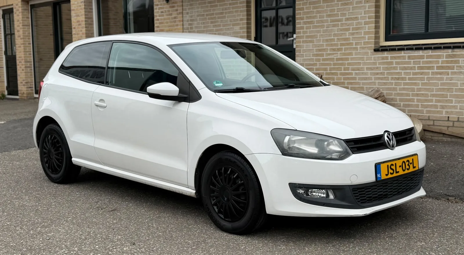 Volkswagen Polo (2012) — foto 1