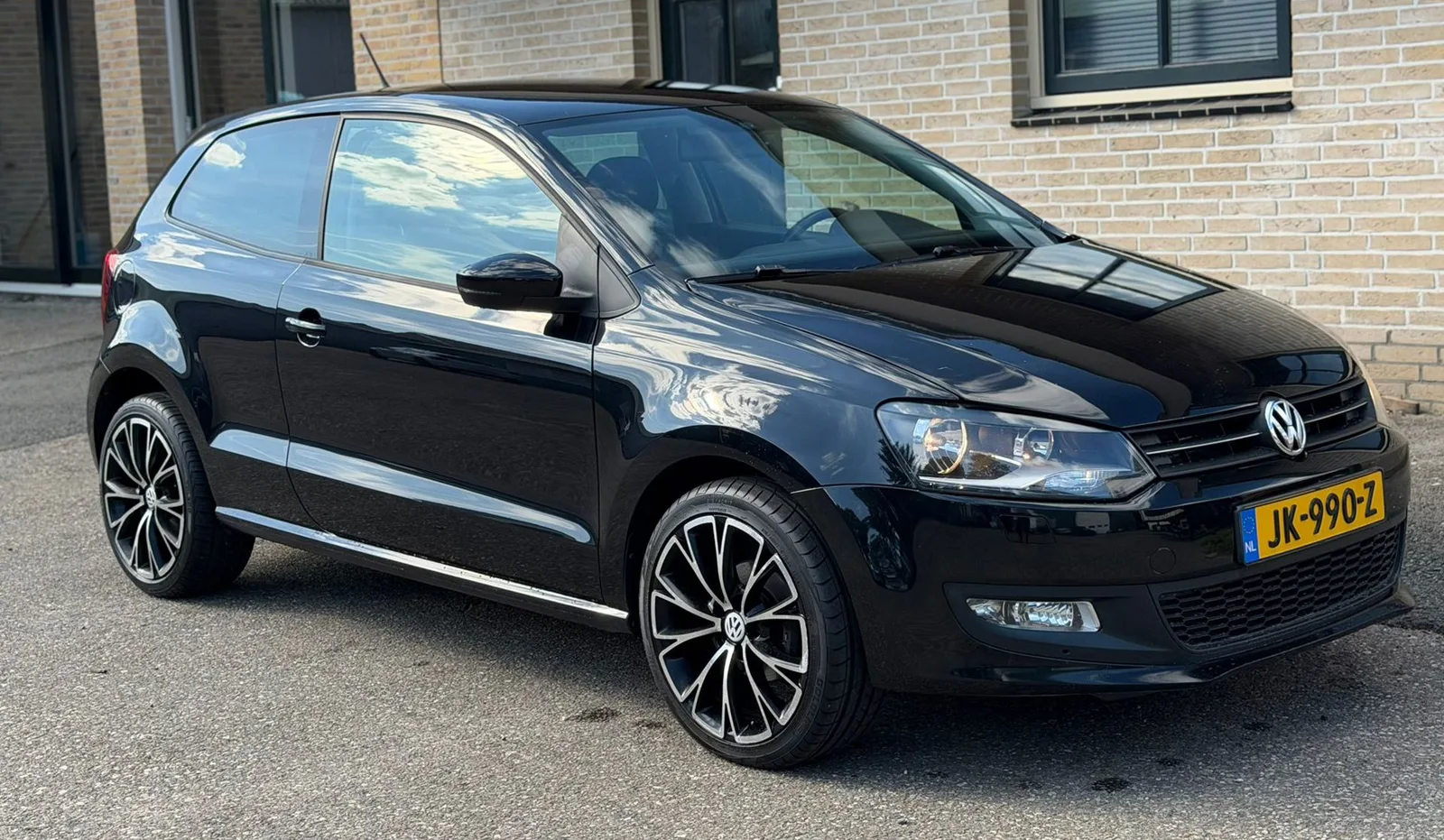 Volkswagen Polo (2011) — foto 1