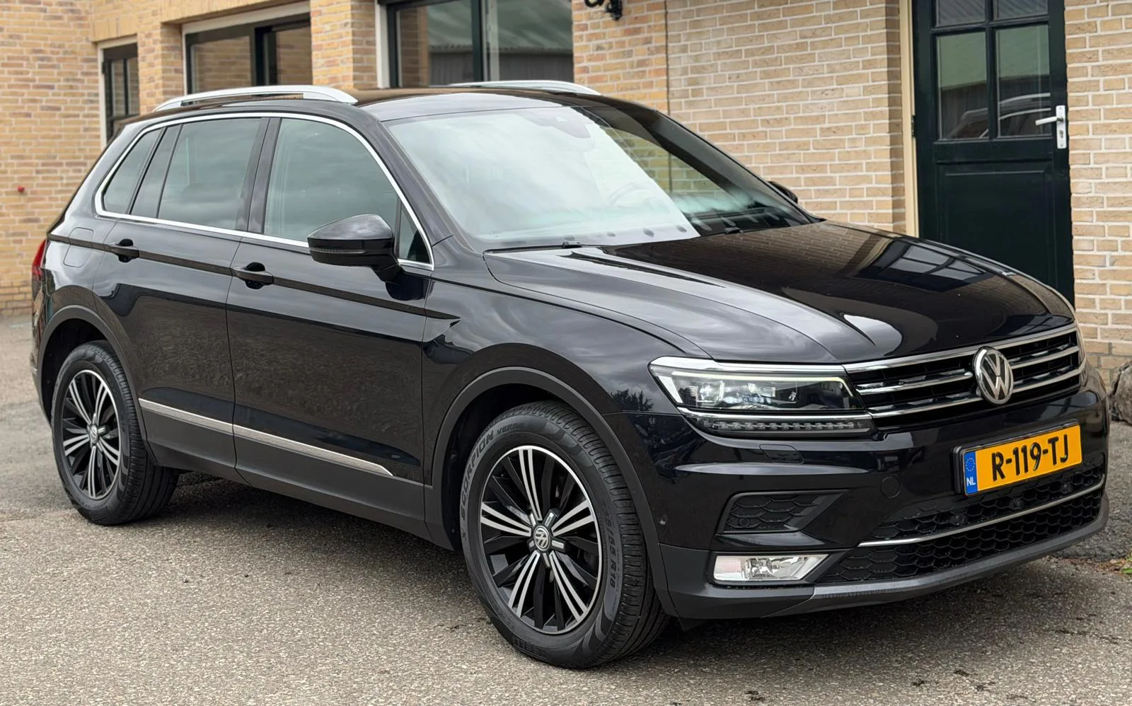 Volkswagen Tiguan (2016) — foto 1