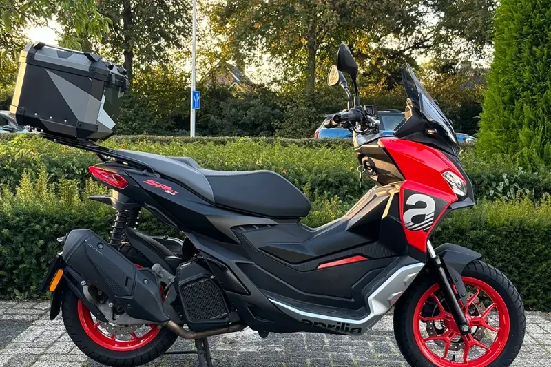 Aprilia SR GT (2022)