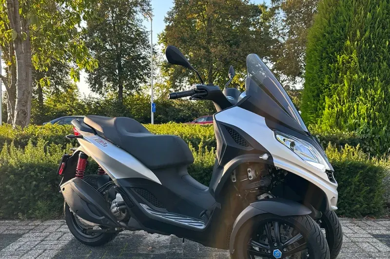 Piaggio MP3 300 HPE (2023)