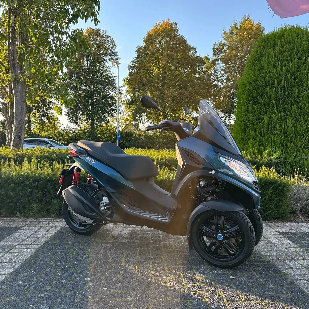 Piaggio MP3 530 HPE Exclusive (2024) — foto 1