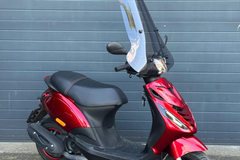 Piaggio ZIP SP (2023)