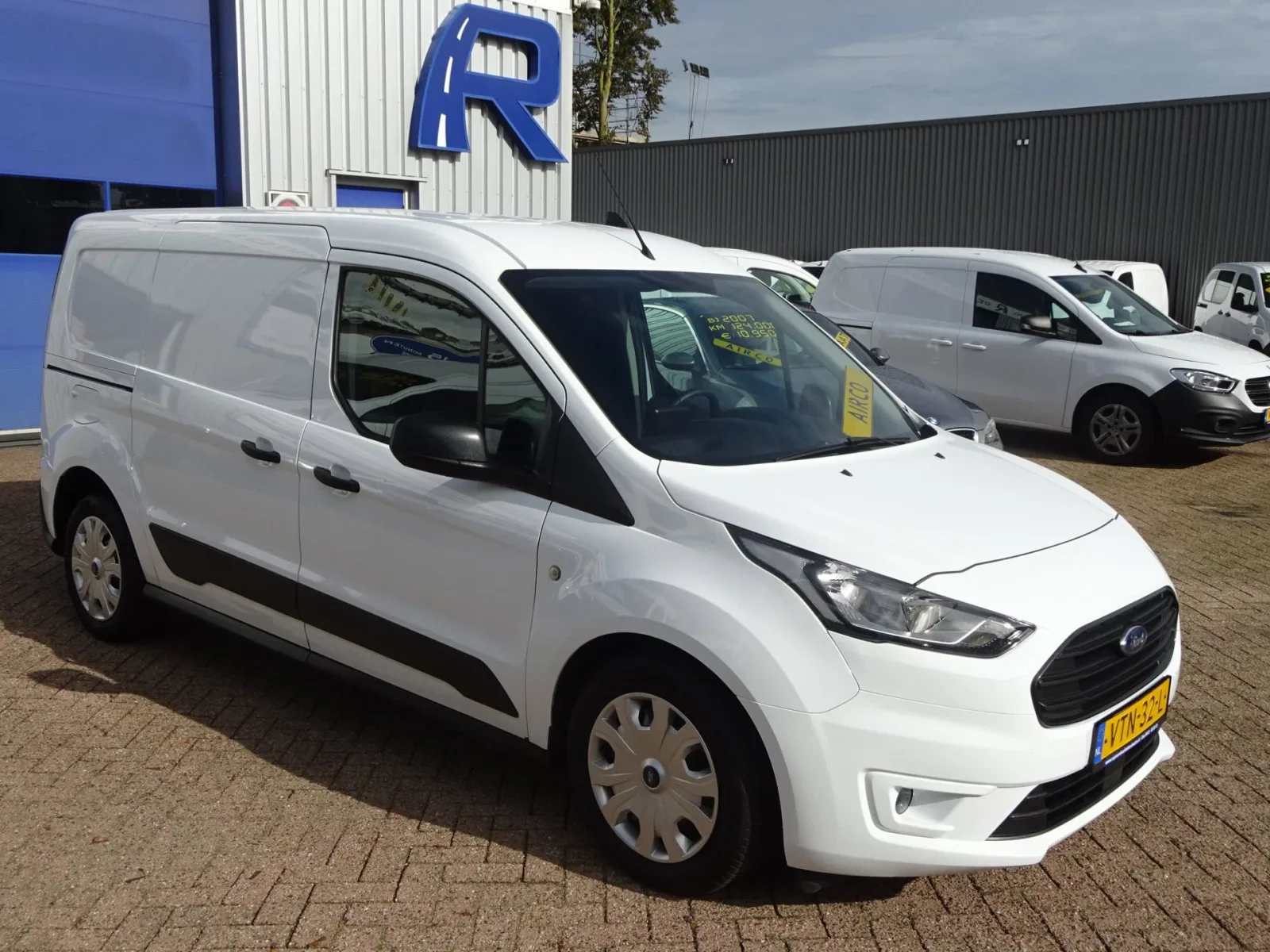 Ford Transit Connect (2023) — foto 1