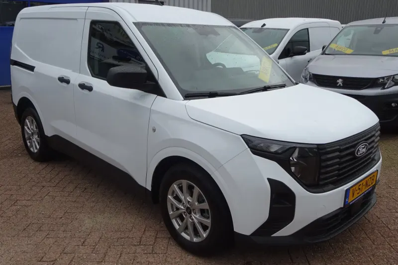 Ford Transit Courier (2024)