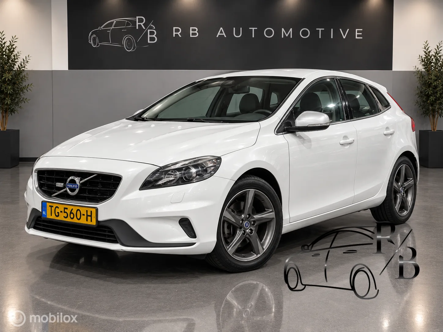 Volvo V40 (2015) — foto 1