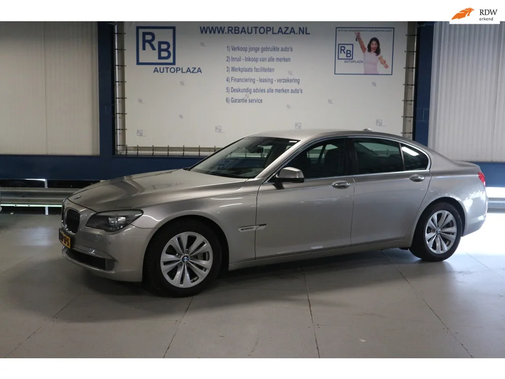 BMW 7-Serie (2009) — foto 1