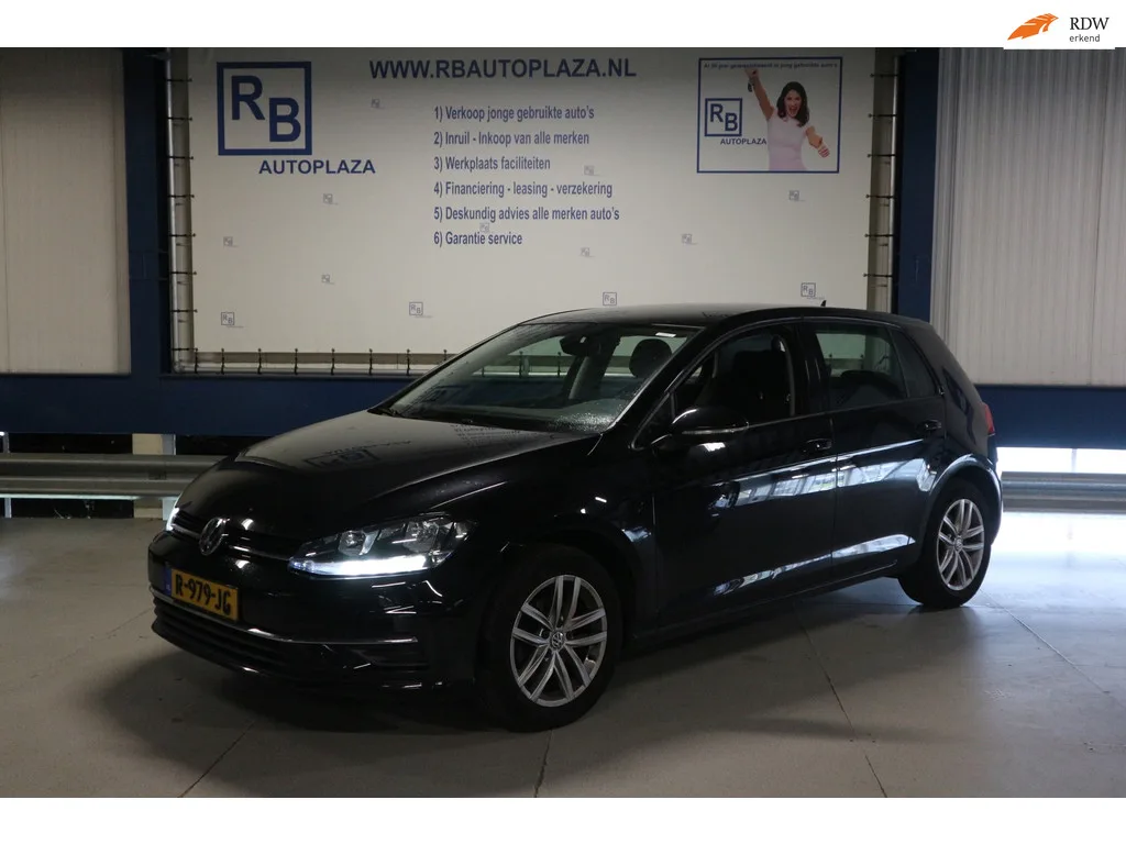 Volkswagen Golf (2019) — foto 1