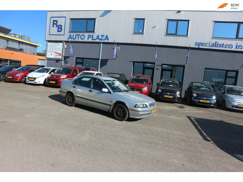 Volvo S40 (2000) — foto 1