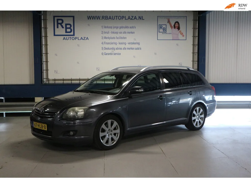 Toyota Avensis (2009) — foto 1