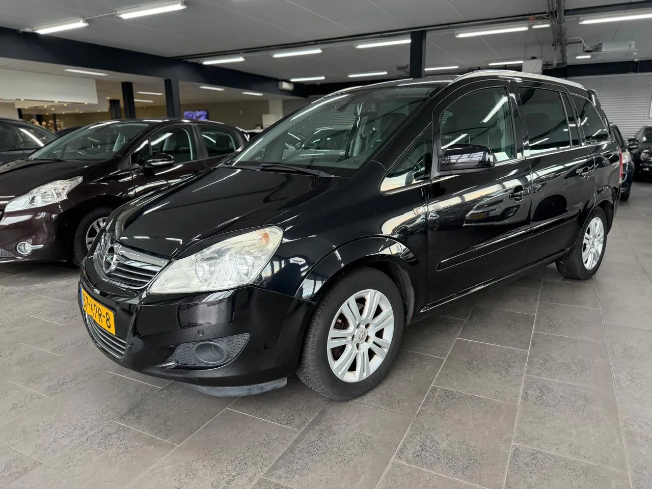 Opel Zafira (2010) — foto 1