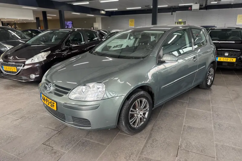 Volkswagen Golf (2004)