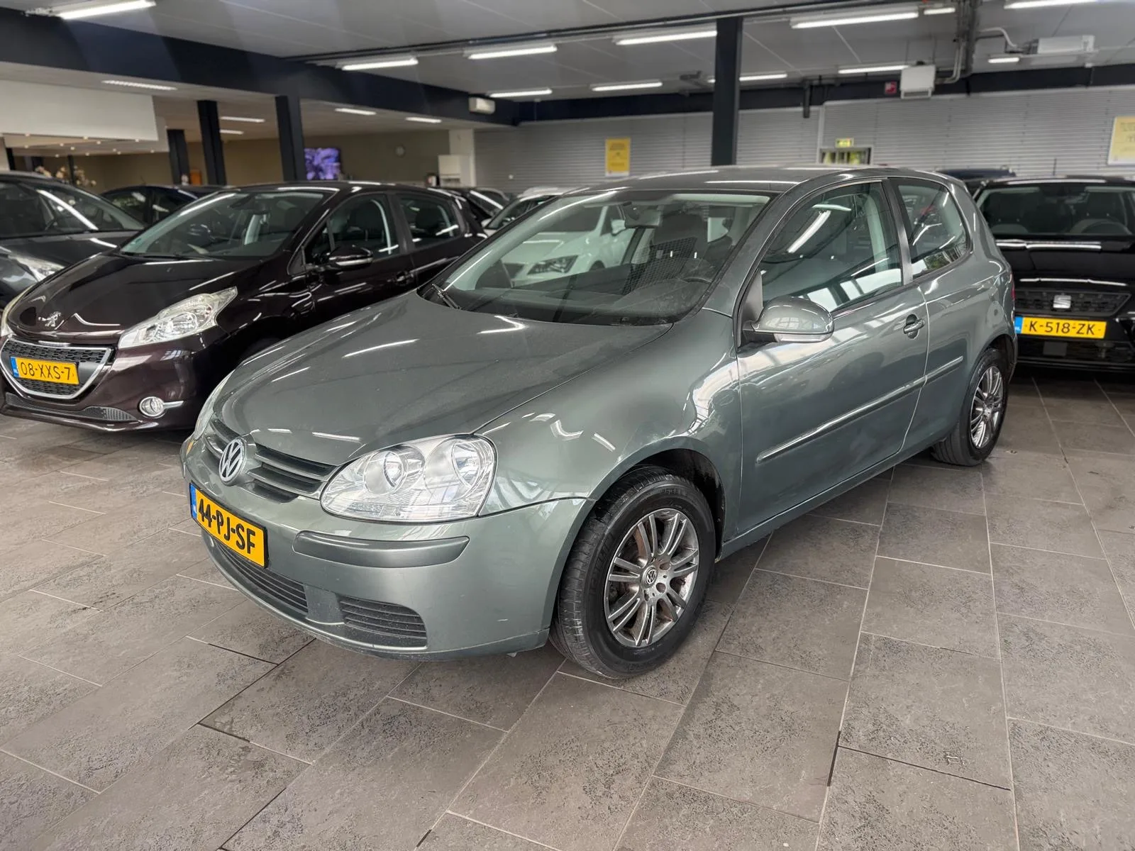 Volkswagen Golf (2004) — foto 1
