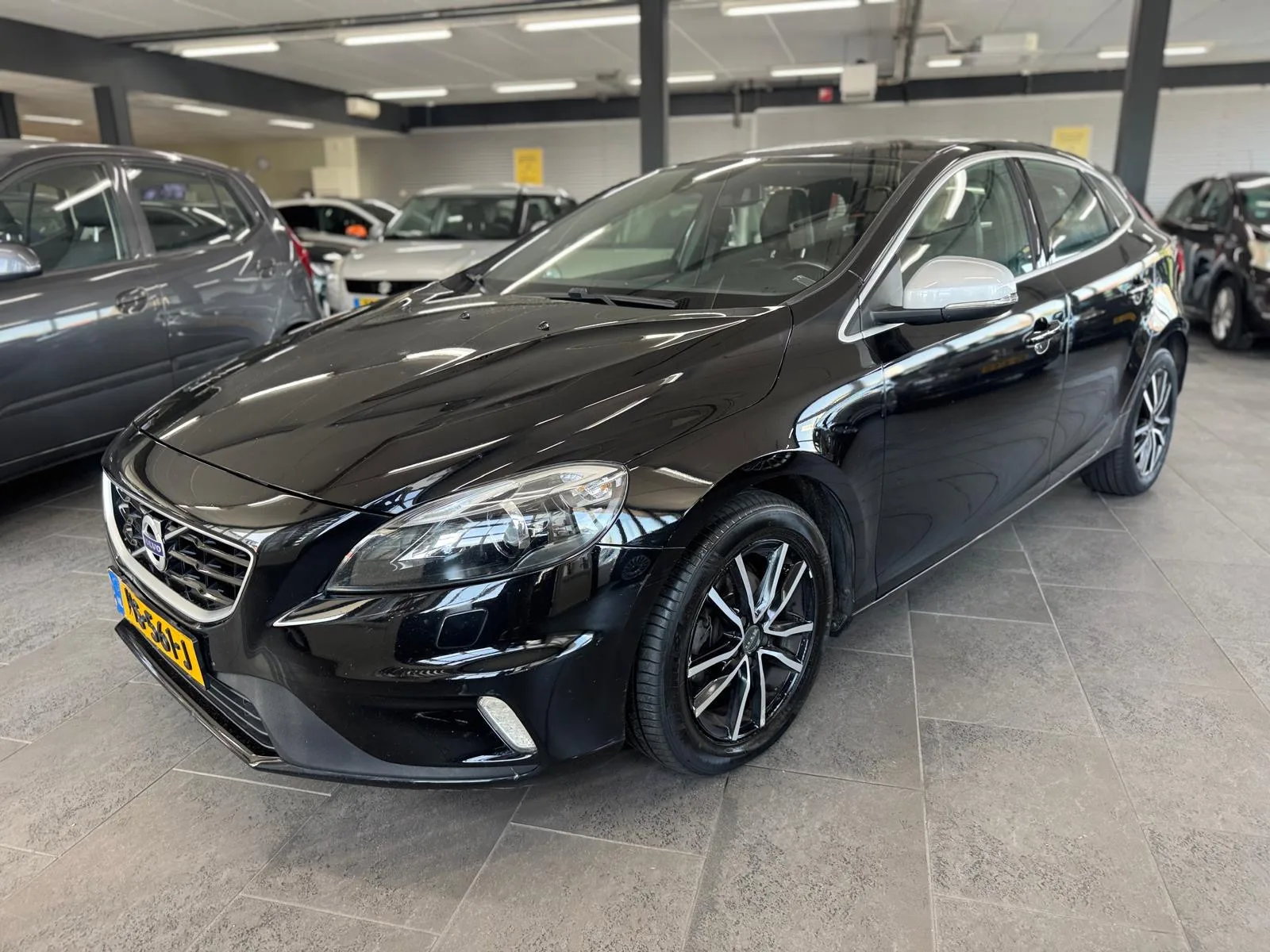 Volvo V40 (2015) — foto 1
