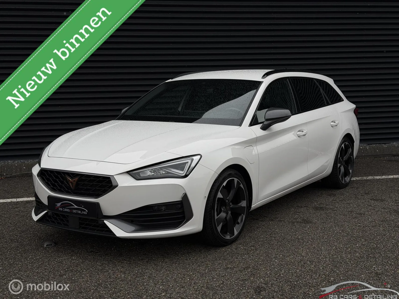 CUPRA Leon Sportstourer (2023) — foto 1