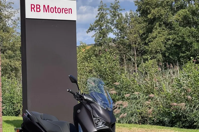 Yamaha XMAX 300 Tech MAX (2025)