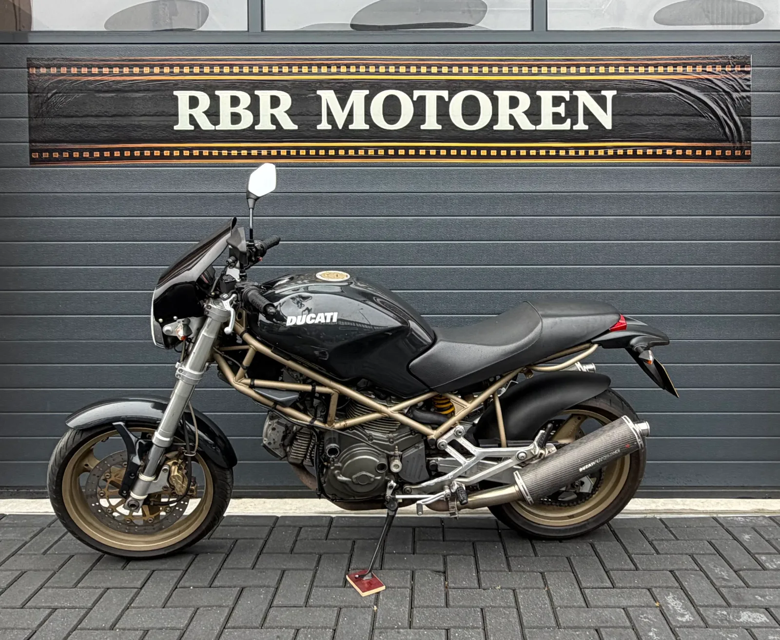 Ducati Monster 600 Dark (2001) — foto 1