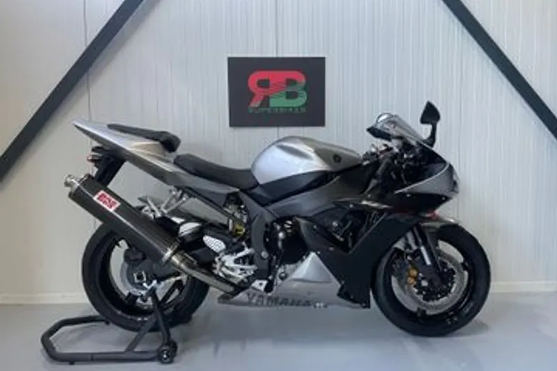 Yamaha YZF 1000 R1 (2002)