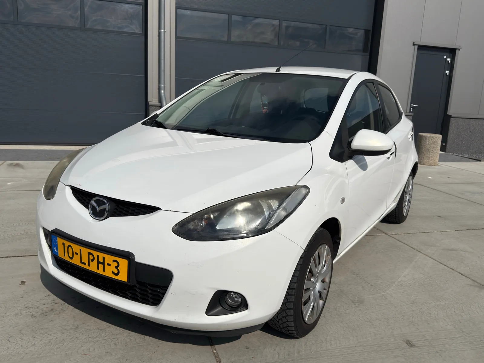 Mazda 2 (2010) — foto 1