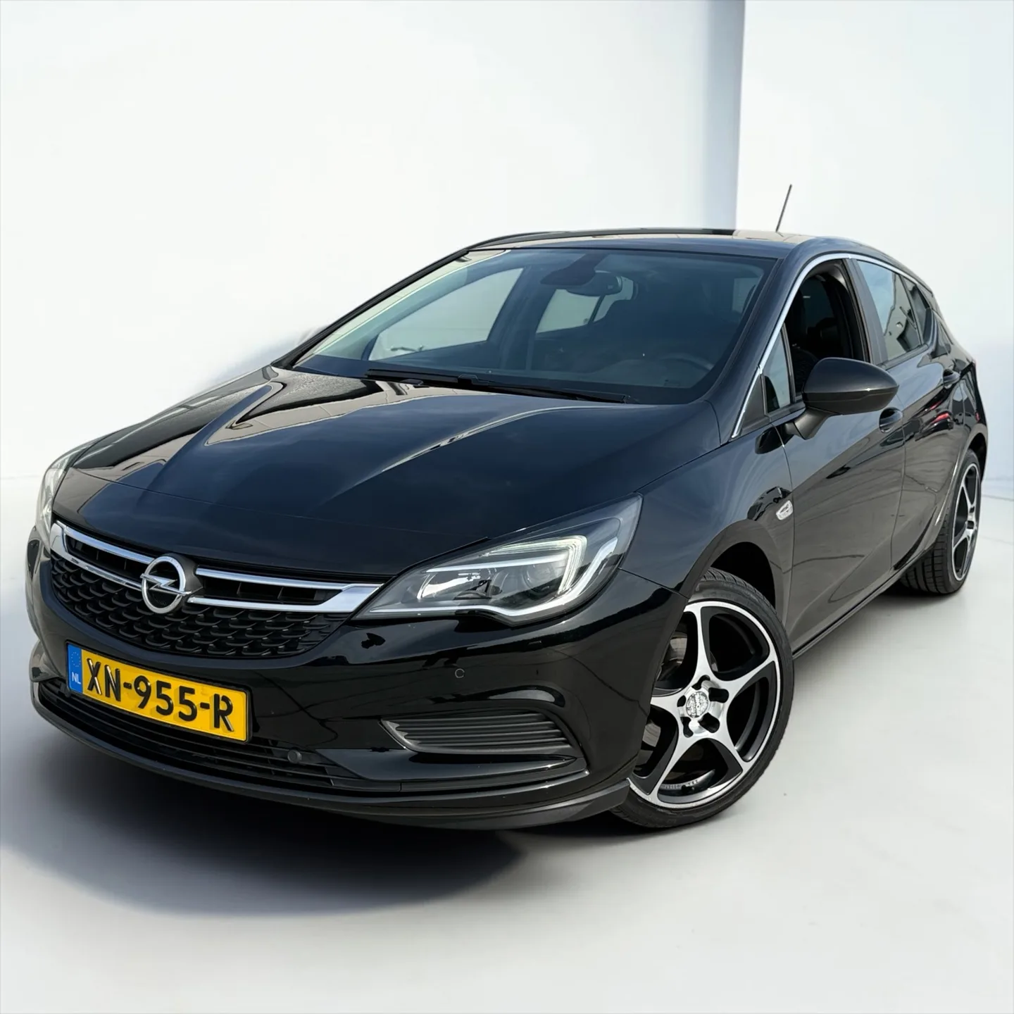 Opel Astra (2019) — foto 1