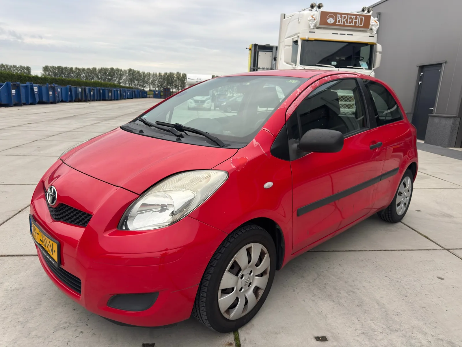 Toyota Yaris (2010) — foto 1
