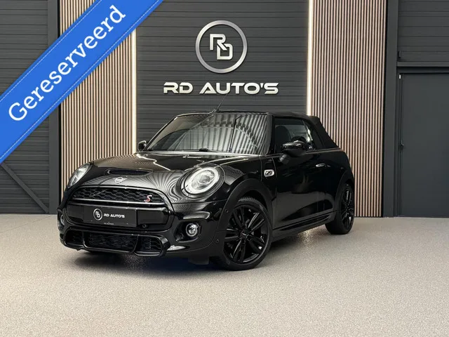 MINI Cabrio (2020) — foto 1