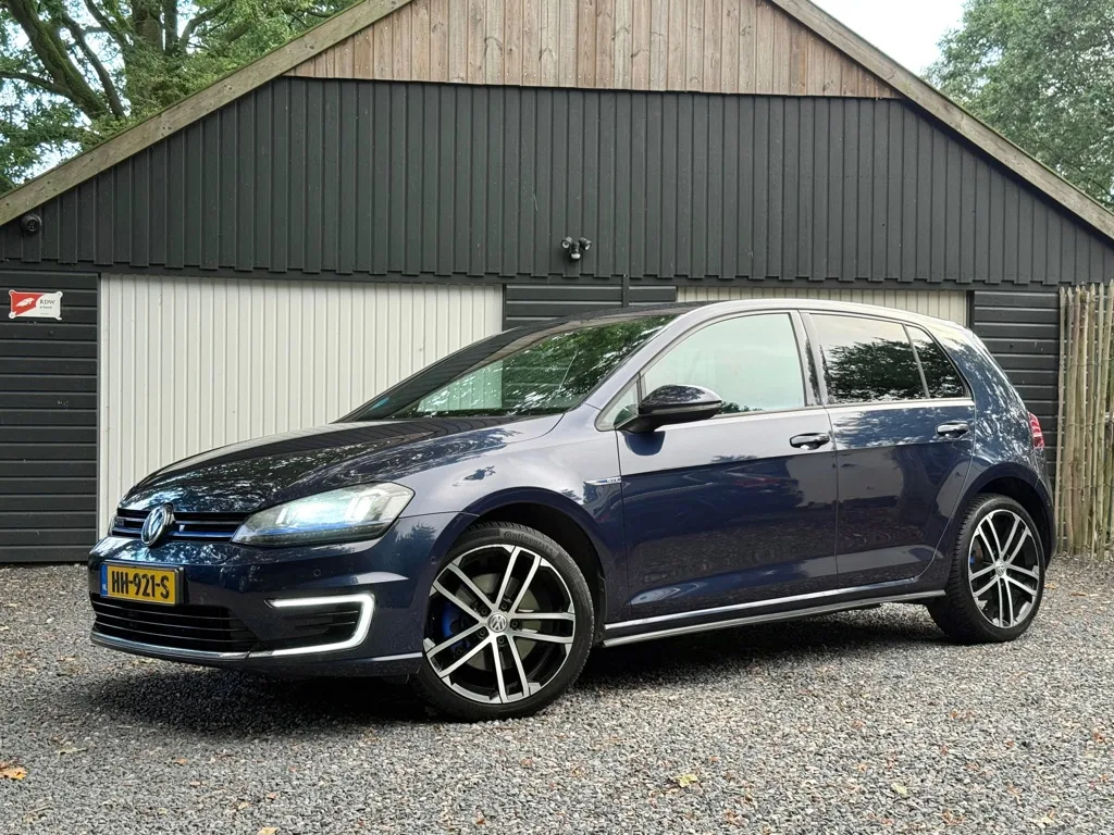 Volkswagen Golf (2015) — foto 1