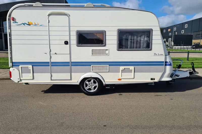 Hobby De Luxe Easy (2002)