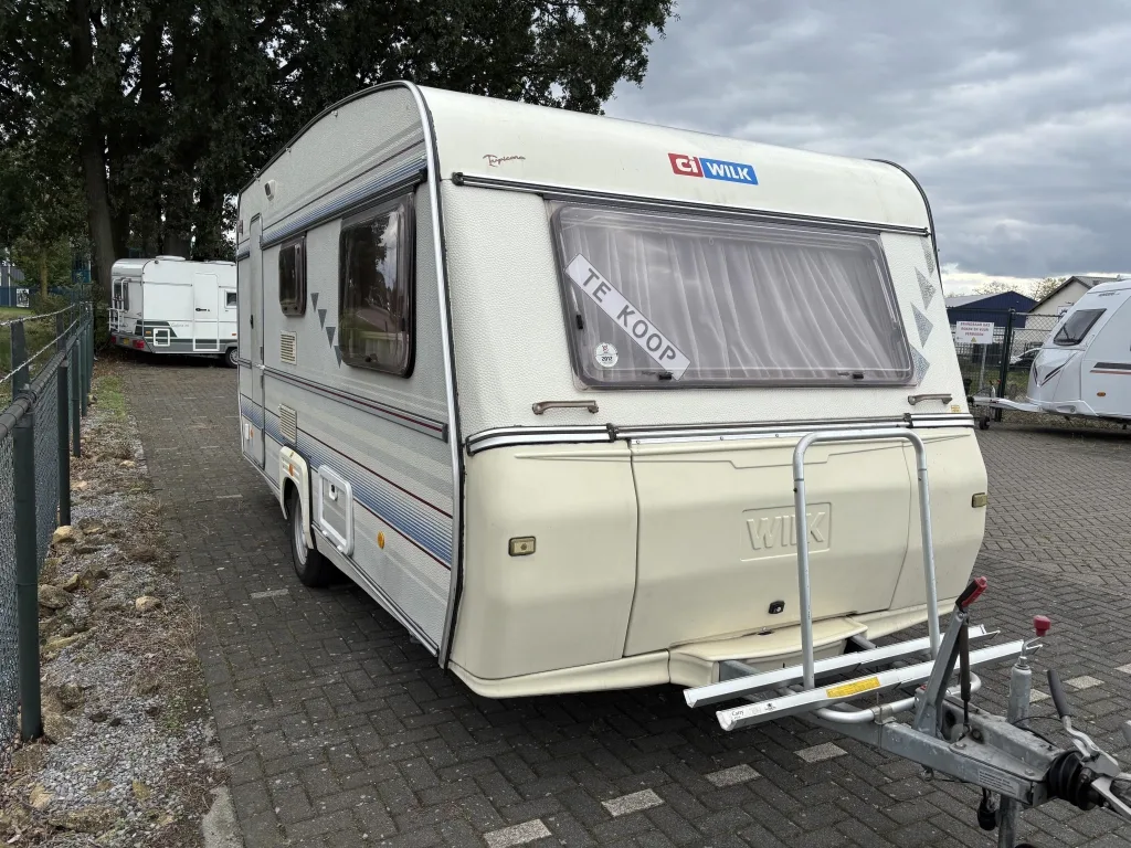 Wilk De Luxe (1992) — foto 1