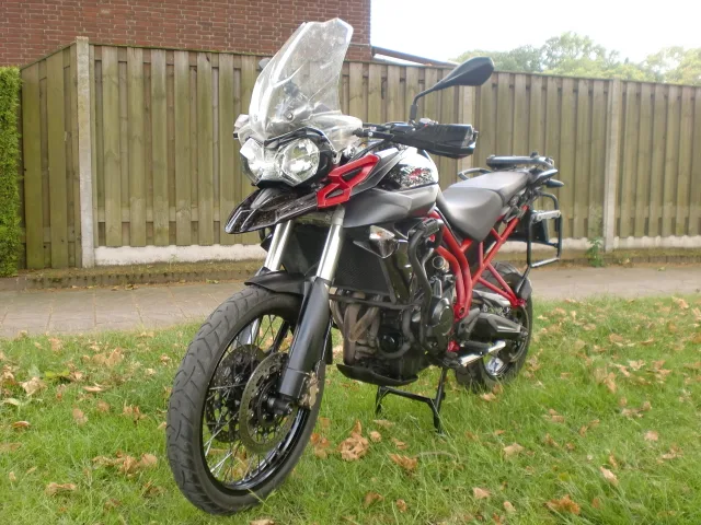 Triumph Tiger 800 (2014) — foto 1