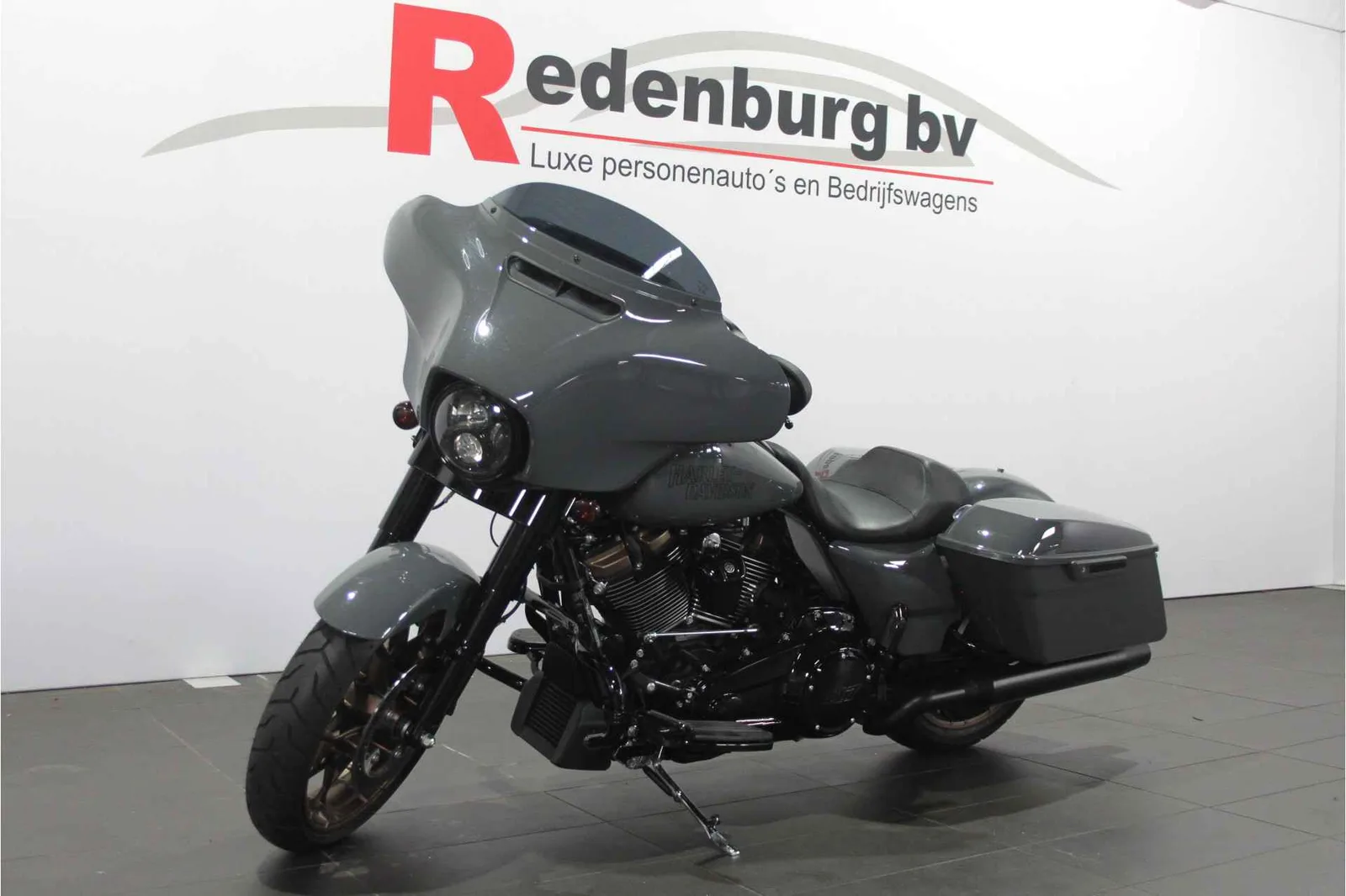 Harley-Davidson Street Glide 117 (2023) — foto 1