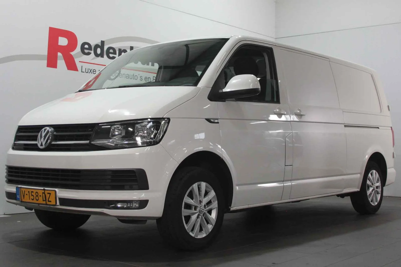 Volkswagen Transporter (2017) — foto 1