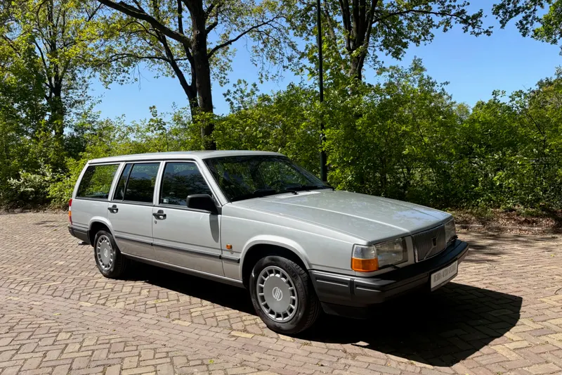 Volvo 745 (1992)