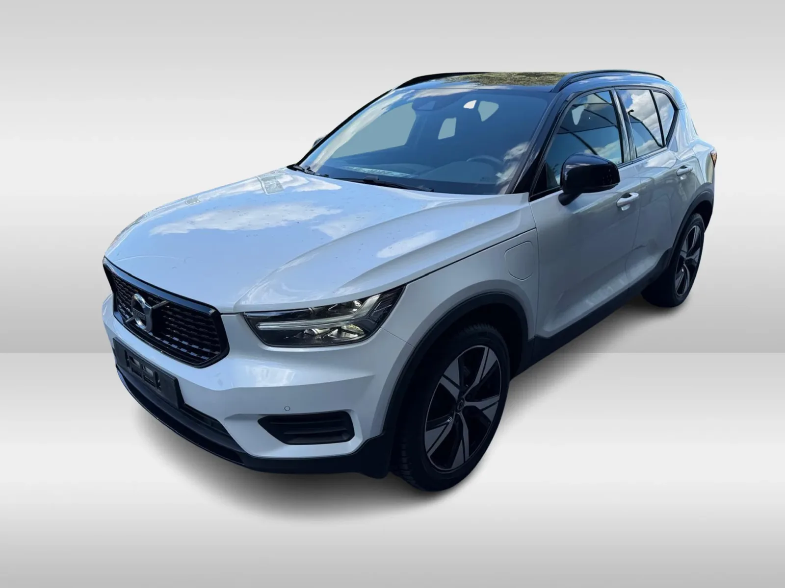 Volvo XC40 (2022) — foto 1