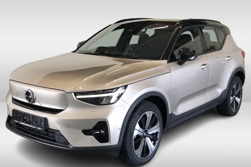 Volvo XC40 (2023)