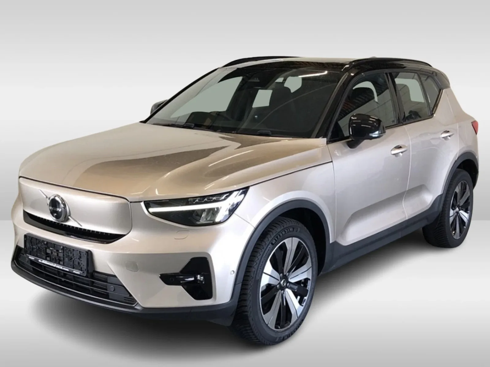 Volvo XC40 (2023) — foto 1