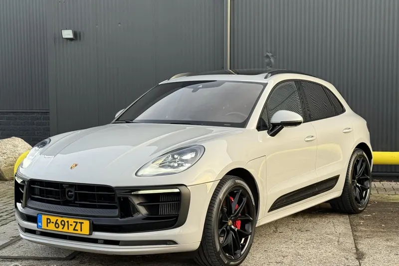 Porsche Macan (2022)