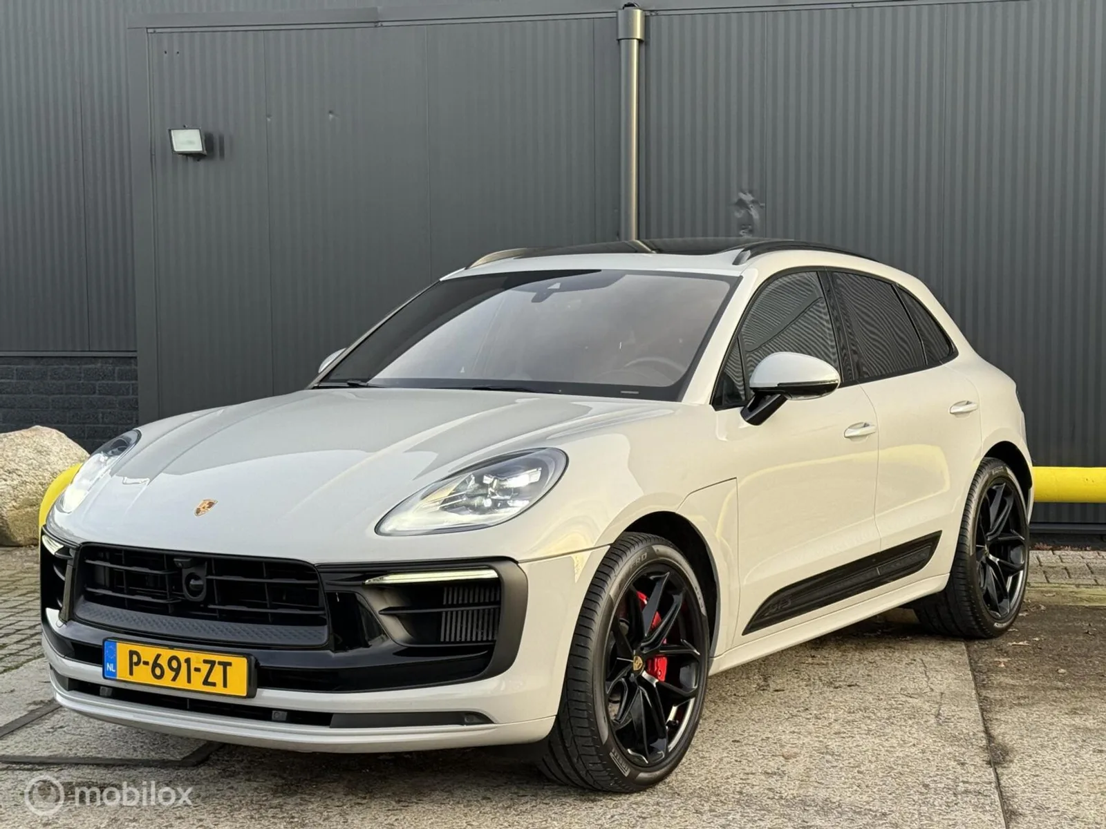 Porsche Macan (2022) — foto 1