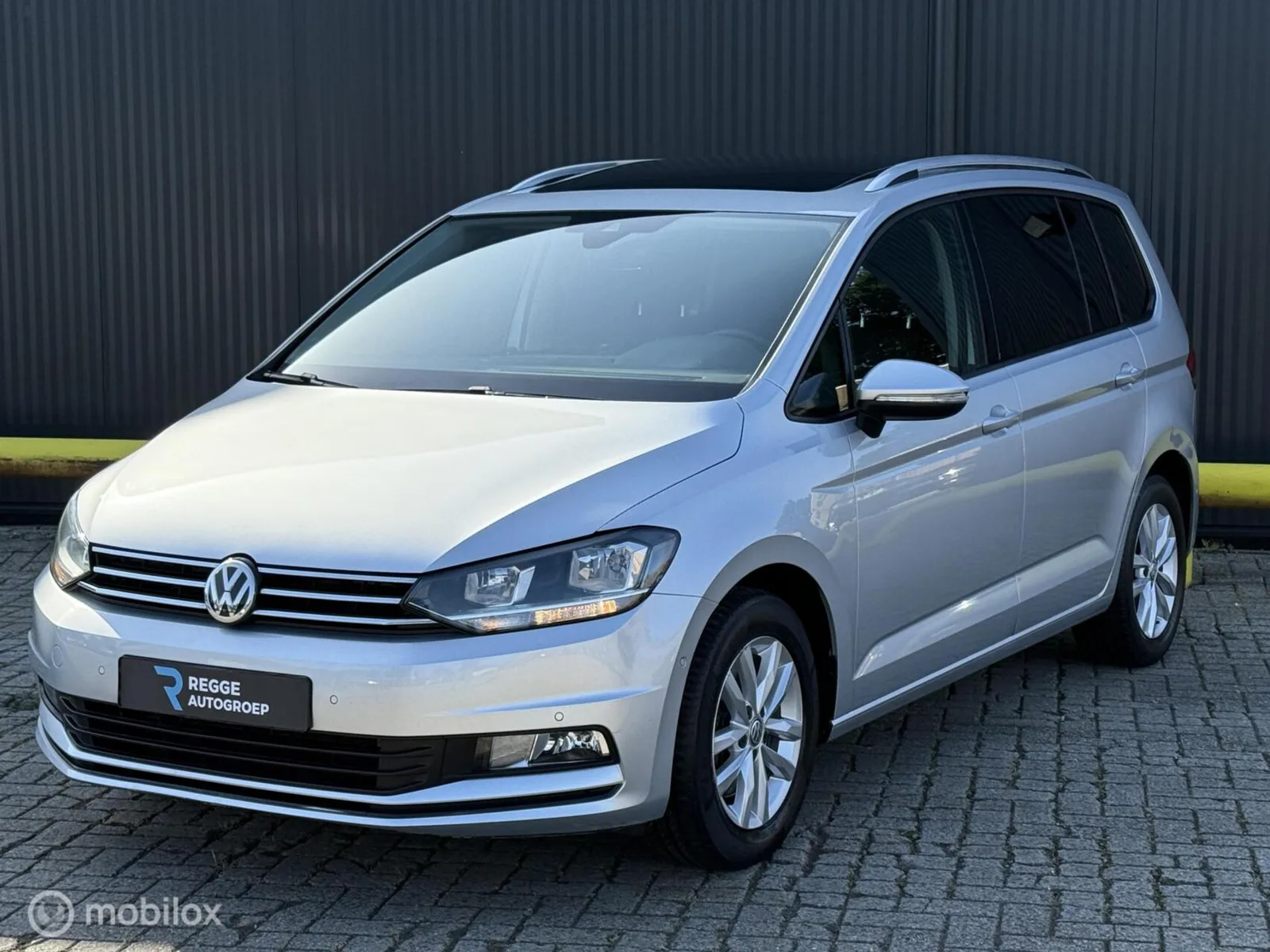 Volkswagen Touran (2016) — foto 1