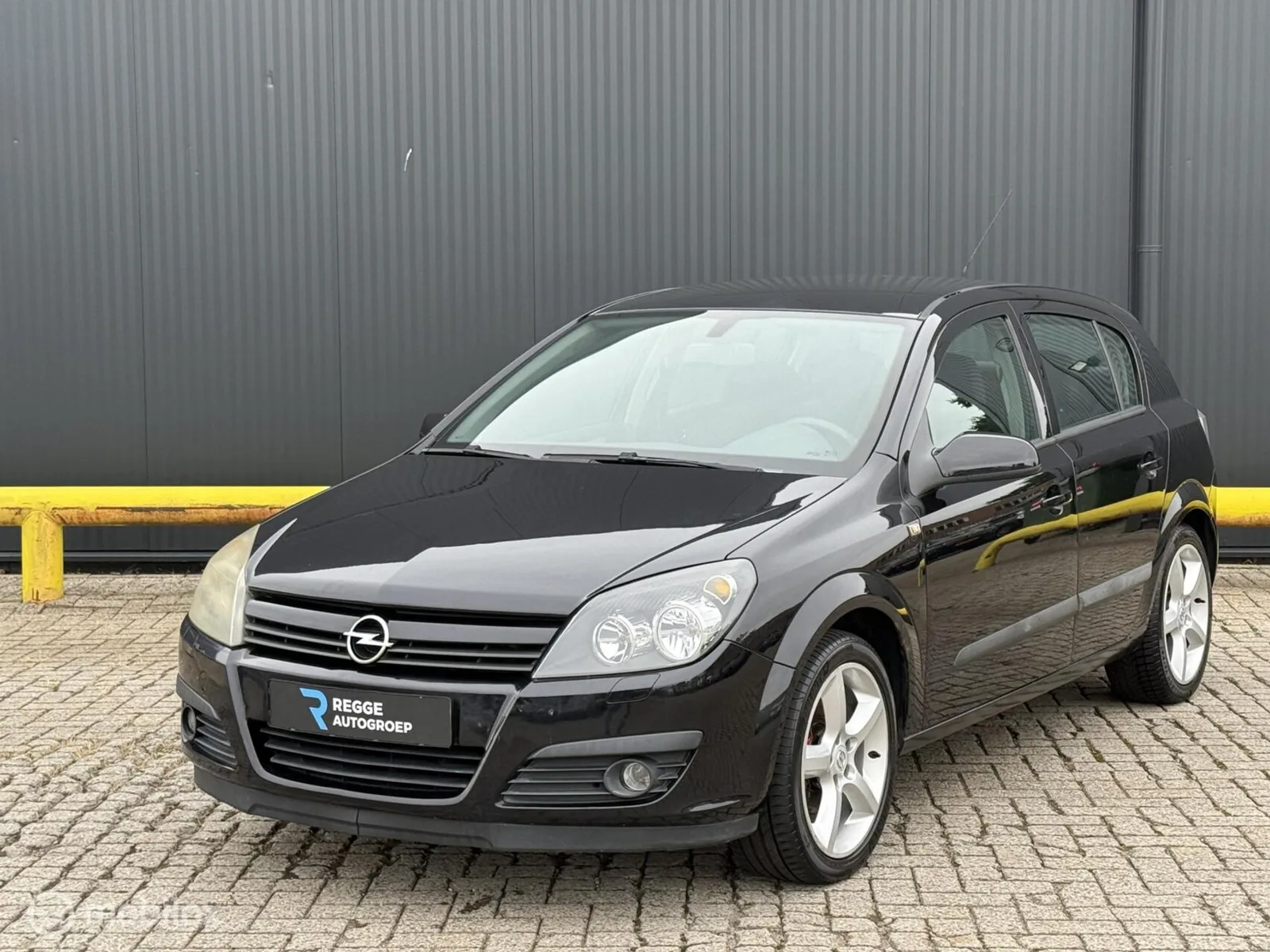 Opel Astra (2004) — foto 1