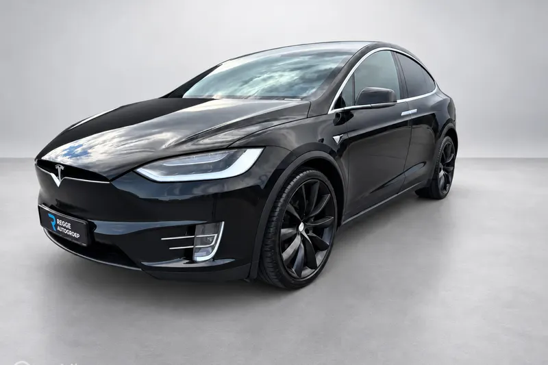 Tesla Model X (2017)