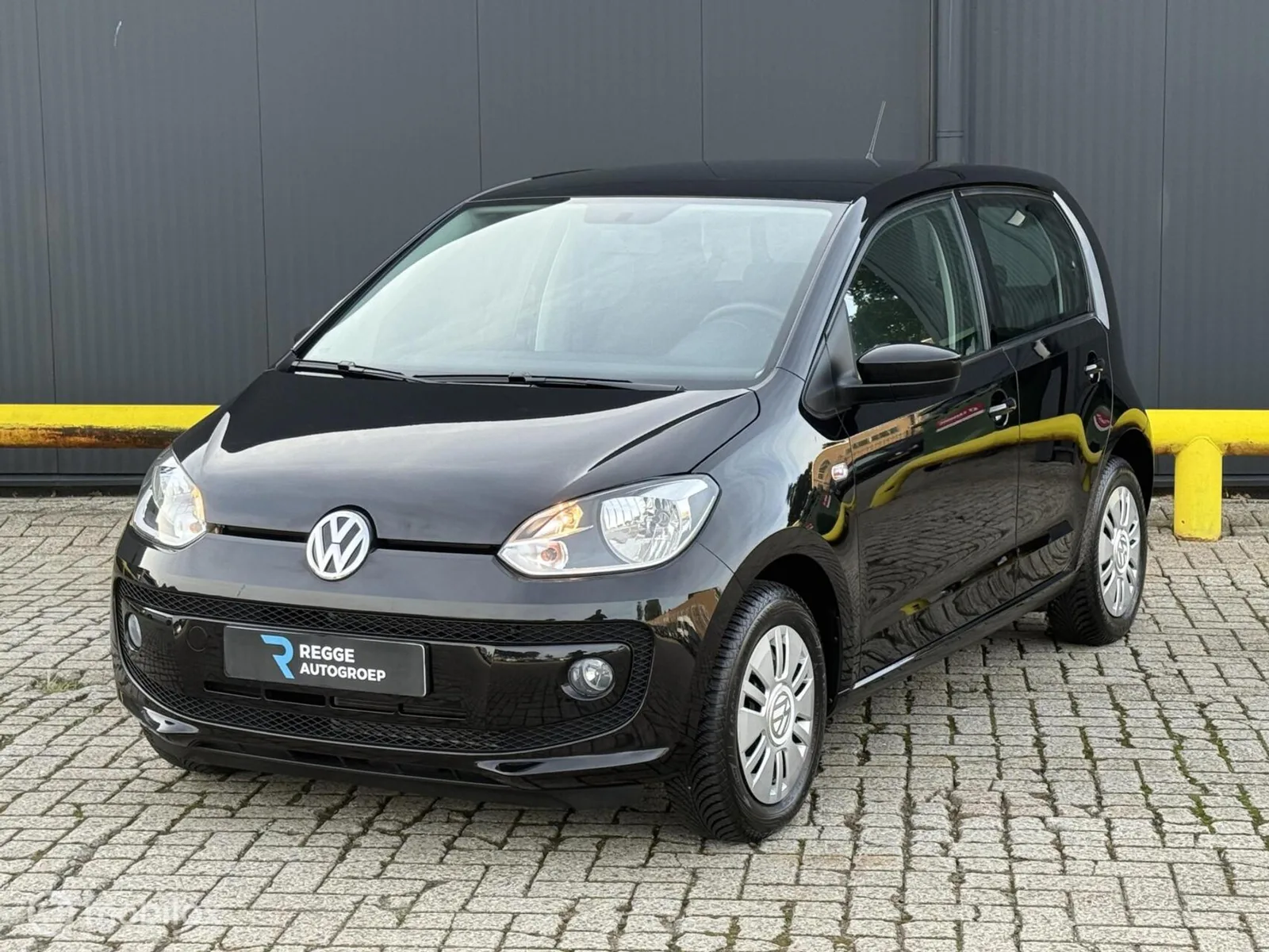Volkswagen Up! (2014) — foto 1