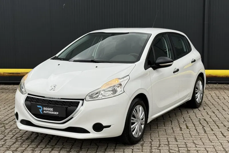 Peugeot 208 (2013)