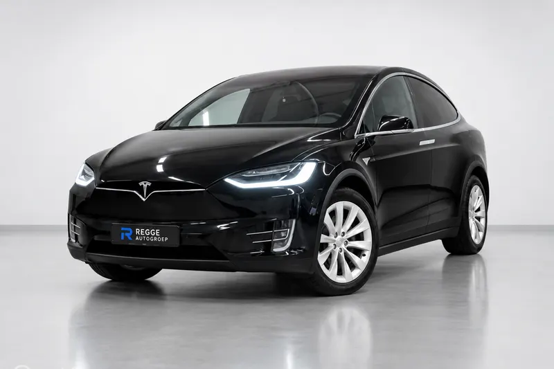 Tesla Model X (2017)