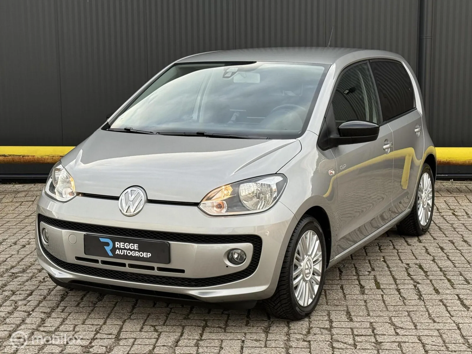 Volkswagen Up! (2014) — foto 1