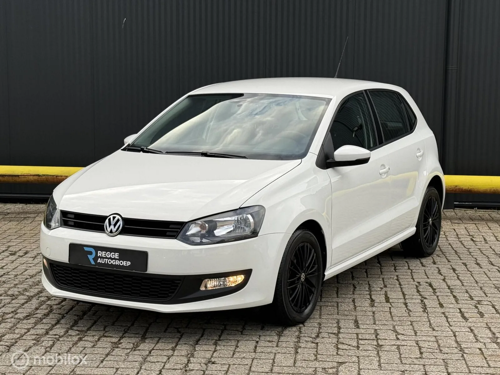 Volkswagen Polo (2013) — foto 1
