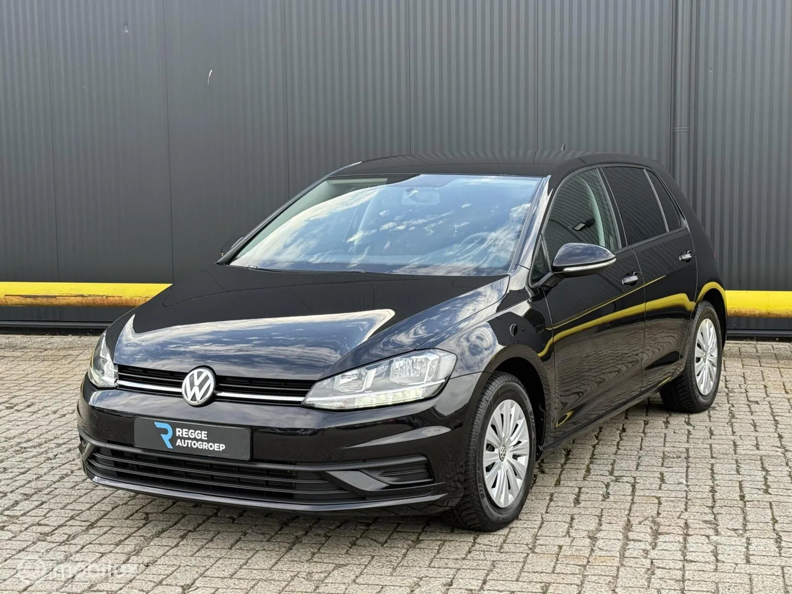 Volkswagen Golf (2018) — foto 1
