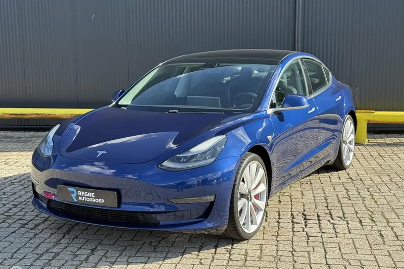 Tesla Model 3 (2019)